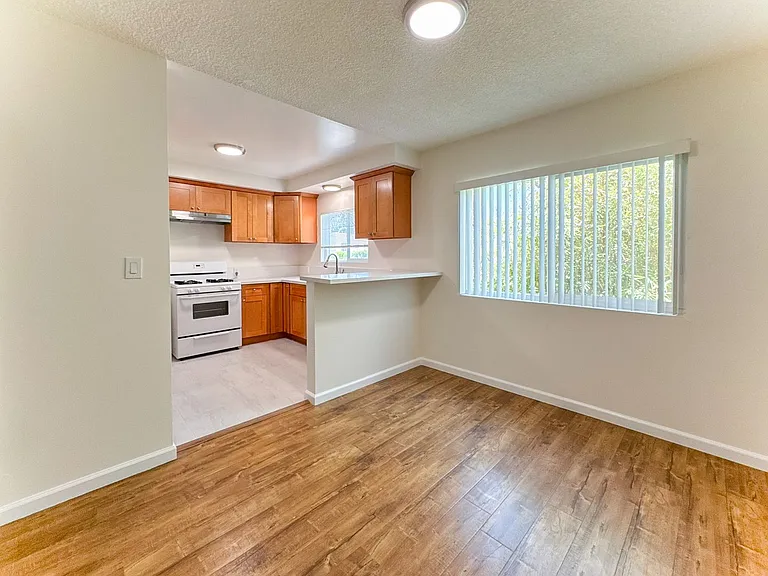 1644 Electric Ave #3 — Photo 1
