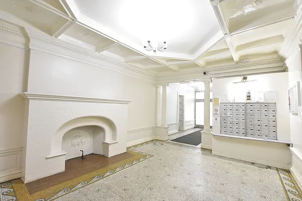 Rented by Clove Realty LLC | media 28