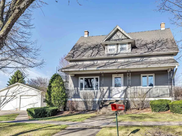 607 2nd St, Luxemburg, WI 54217