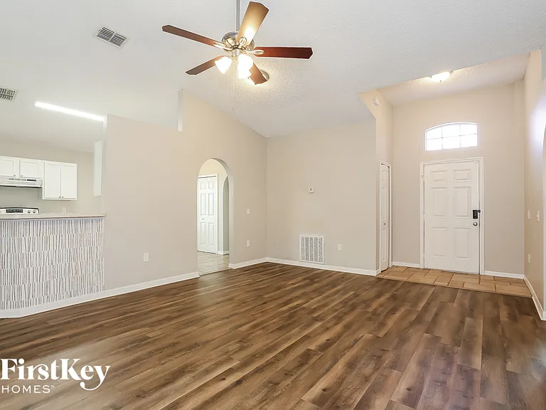 8113 N Misty Meadows Ct — Photo 3