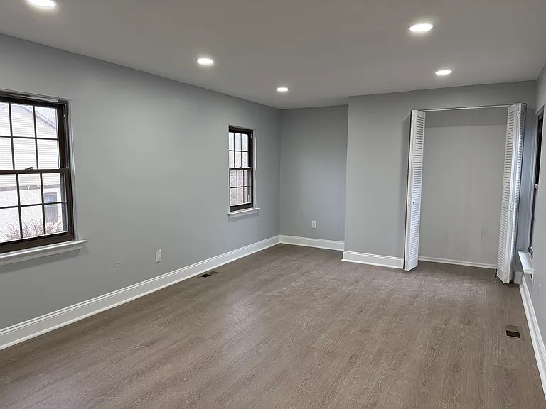 203 Franklin Ct — Photo 16