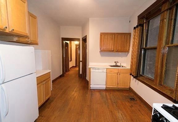 2nd image of 1927 W Schiller St APT 1F