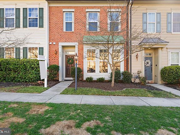 4th image of 9092 Ribbon Falls Loop