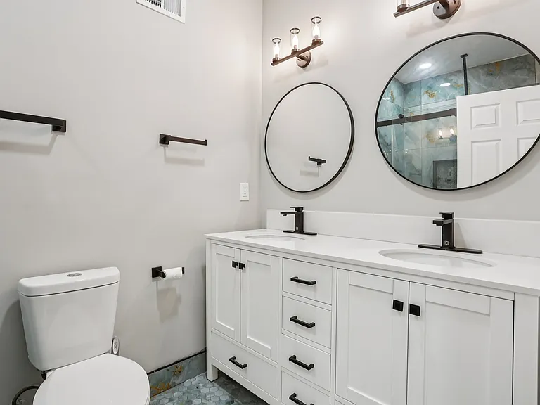2225 N Waterloo St — Photo 9