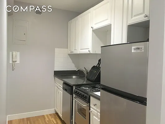 Rented by Compass | media 19