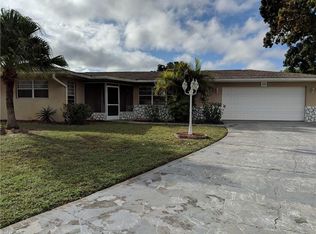 400 Parkside St, Lehigh Acres, FL 33936