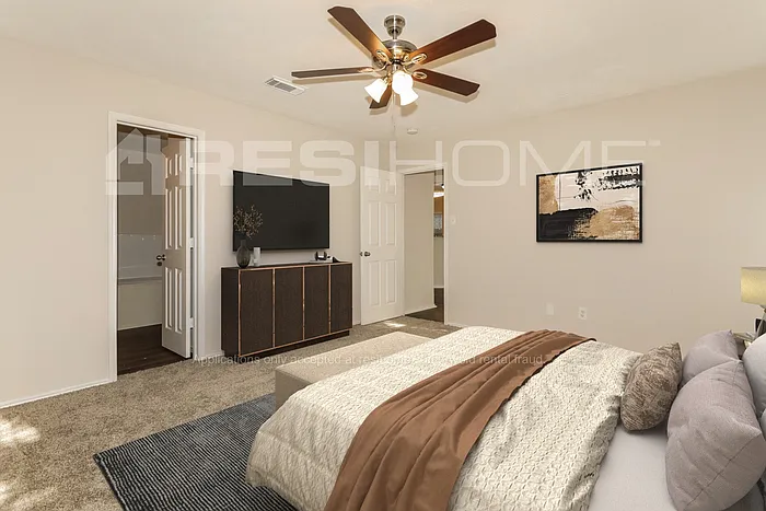 910 Willow West Dr — Photo 5