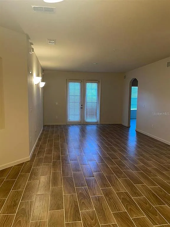 3 bed, 2.0 bath, 1495 sqft, $1,900 — Photo 2
