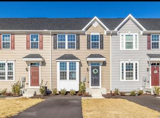 375 Ontario Dr, Falling Waters, WV 25419