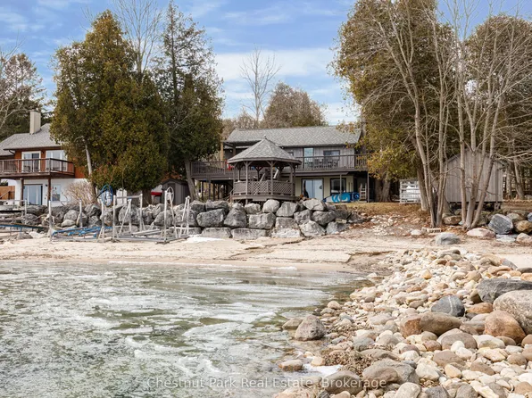 225 Cedar Ave, Meaford, ON N4L 1W5