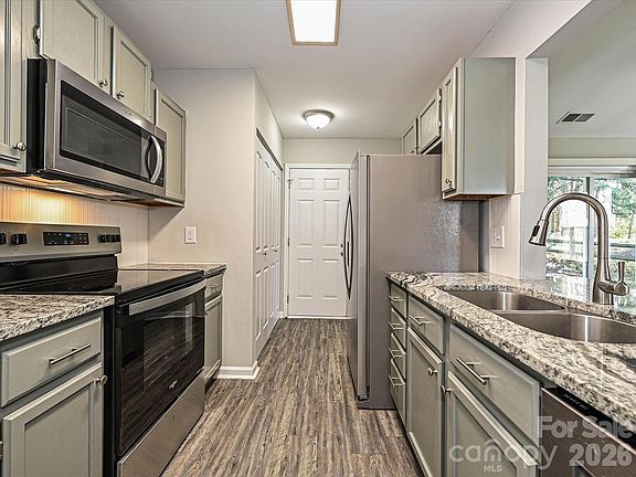 5th image of 1225 Eagles Landing Dr