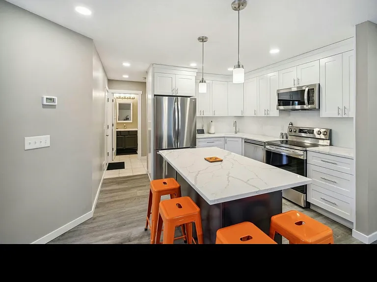 2111 Willow Cir #2111 — Photo 3