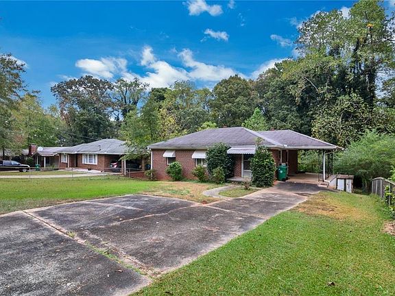 3rd image of 686 Oak Hill Cir
