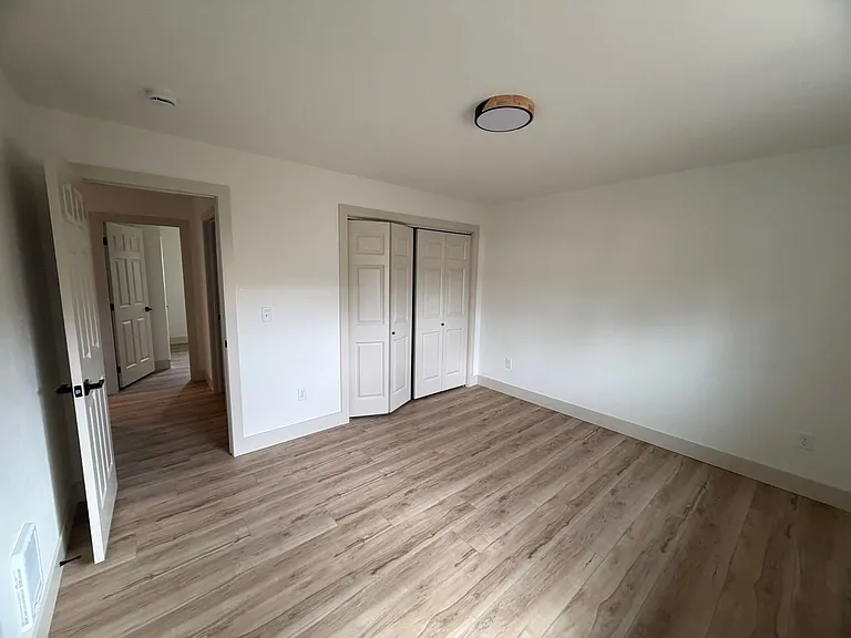 218 W Nevada St — Photo 15