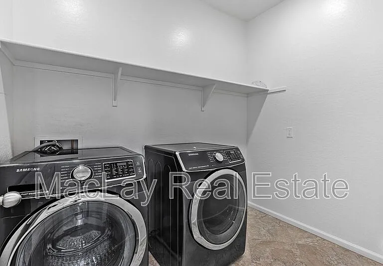 3263 S Miller Dr — Photo 32