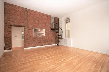 Rented by R New York