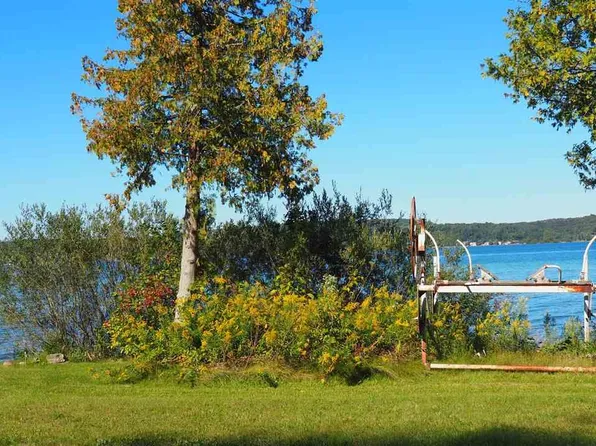 6459 Crystal Ave, Beulah, MI 49617