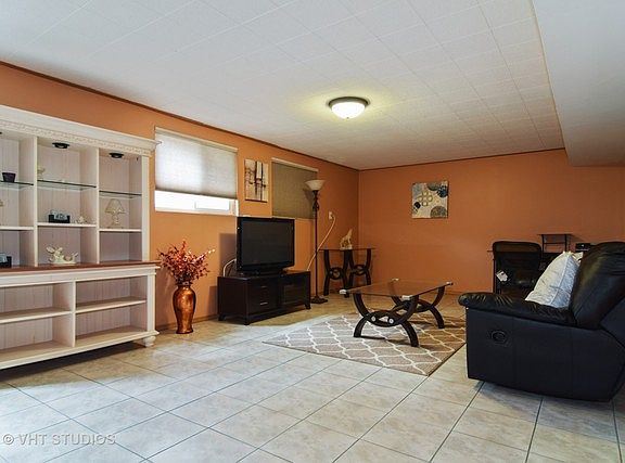5th image of 137 Windsor Ln