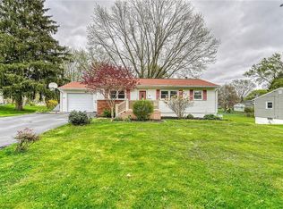 37 Daunton Dr, Rochester, NY 14624