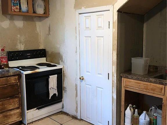 5th image of 4303 Anderson Ave