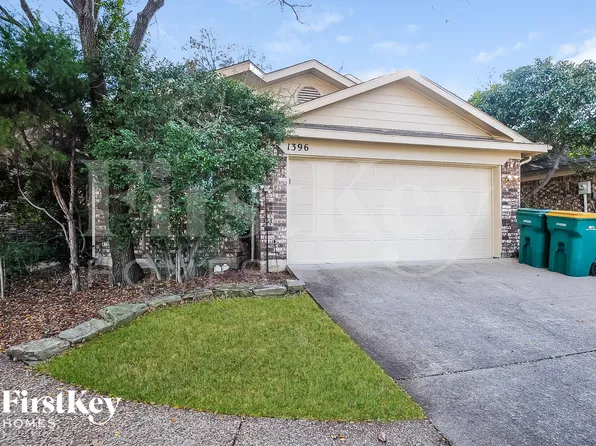 1396 Chinaberry Dr, Lewisville, TX 75077