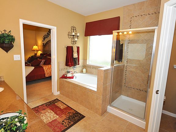 Relaxing master bath