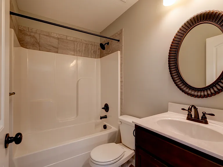 1008 Meadowview Ln — Photo 13