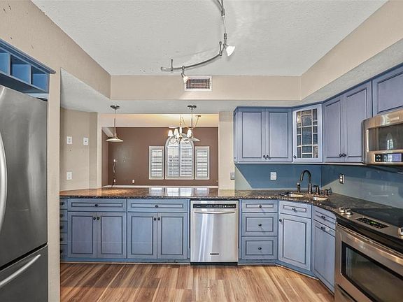 2nd image of 1668 Hamilton Ct #2061