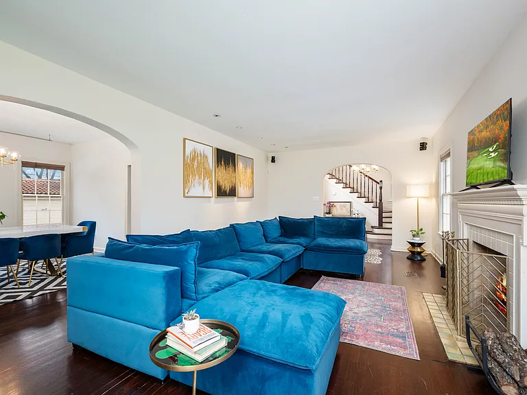 218 Mary Louise Dr — Photo 4