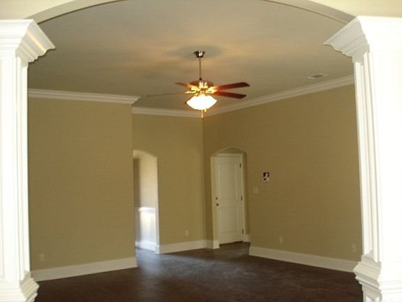2nd image of 3915 Karaline Cir