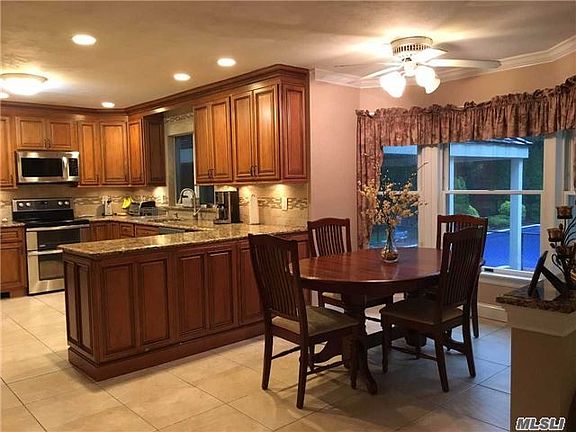 2nd image of 15 Sheila Ct