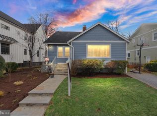 724 25th St S, Arlington, VA 22202