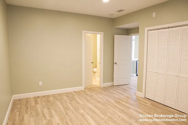 10 Roxbury St #8 — Photo 3