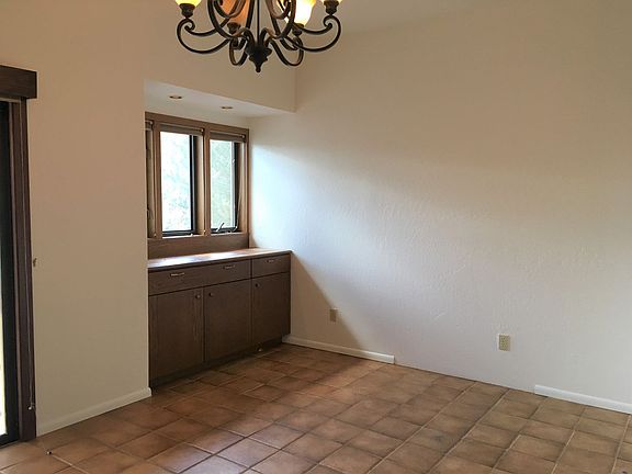 4th image of 1905 Begonia Pl