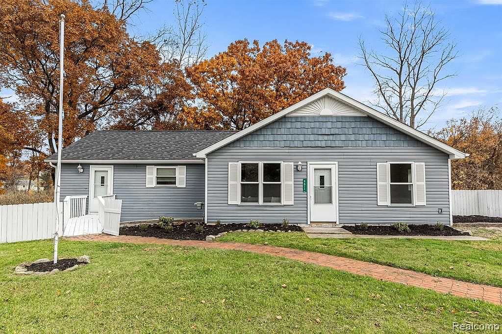 9611 Whitewood Rd, Pinckney, MI 48169 Zillow