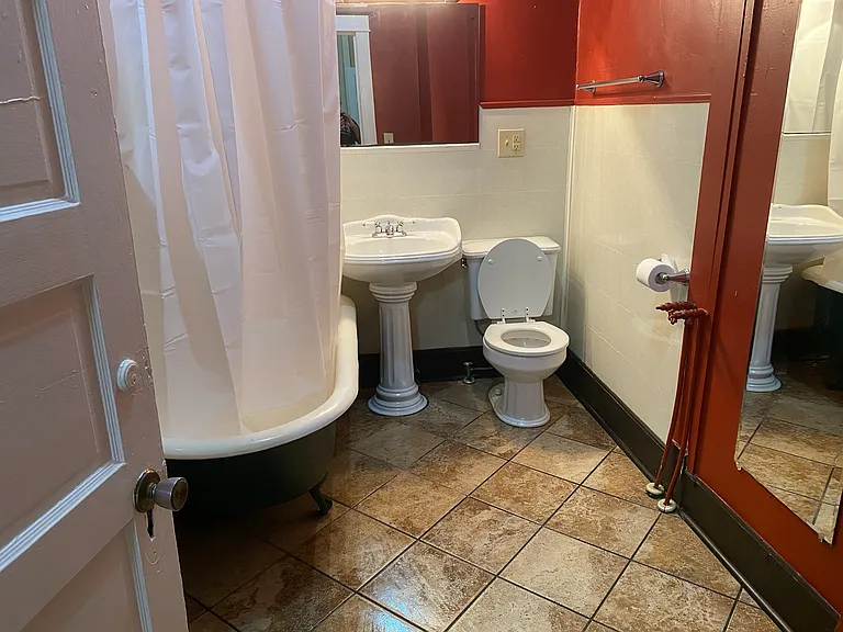2295 York Ave #2-B — Photo 11