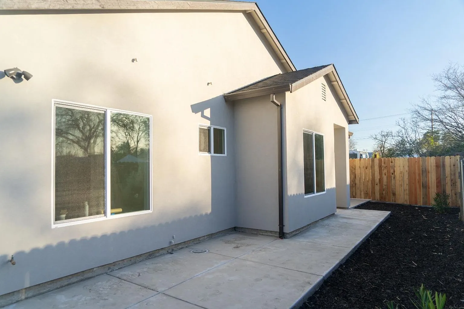 590 Pinedale Ave #590 photo 1