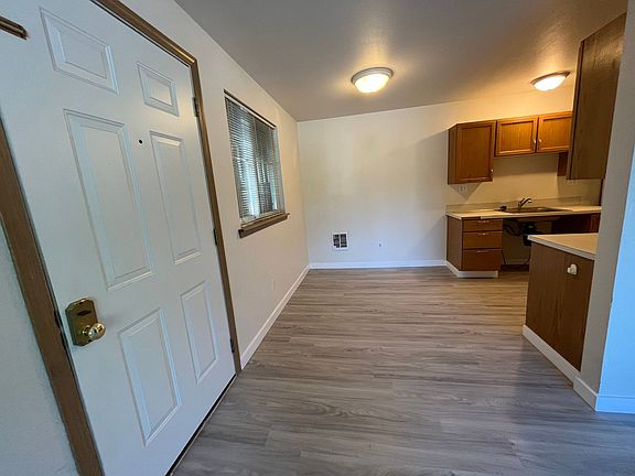 2nd image of 1619 127th Ave NE APT B3