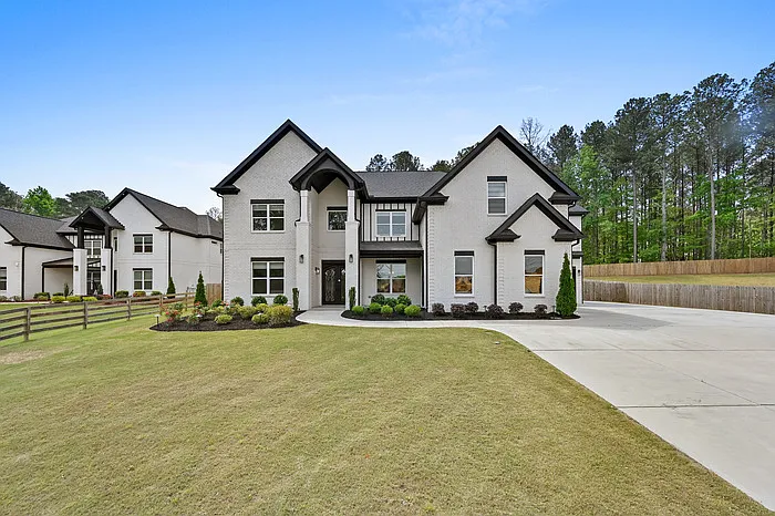 5 bed, 5.0 bath, 5805 sqft, $9,000 — Photo 3