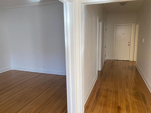 3rd image of 6849 S Crandon Ave APT 1