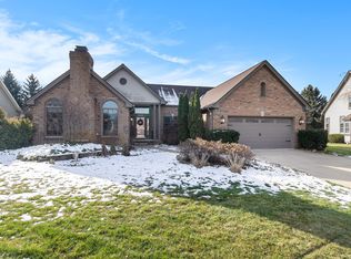 4099 Autumn View Ct, Fenton, MI 48430