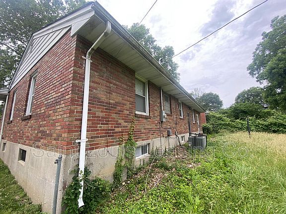 3rd image of 9256 Filibert Dr