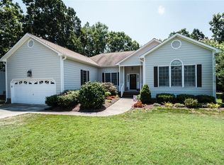 405 Turnberry Dr, Mebane, NC 27302