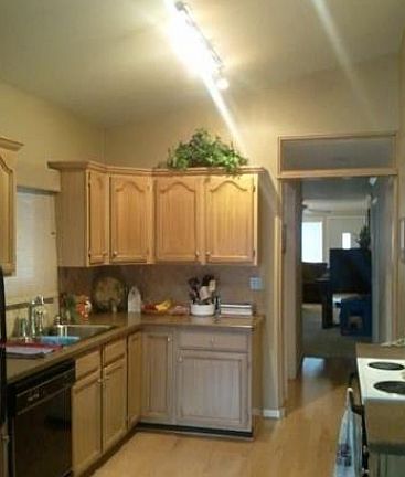 2nd image of 862 N Center St