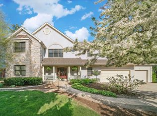 2 W Lexington Cir, Yorkville, IL 60560