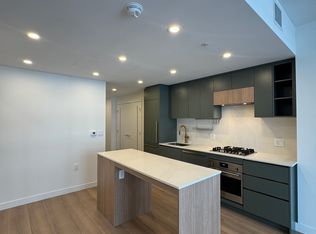 13573 98a Ave #811, Surrey, BC V3T 1C2