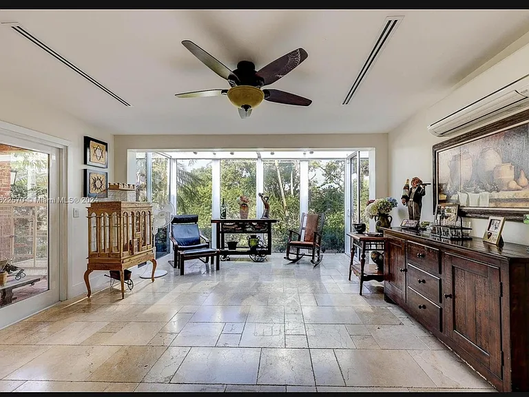 8520 SW 87th Ave — Photo 12