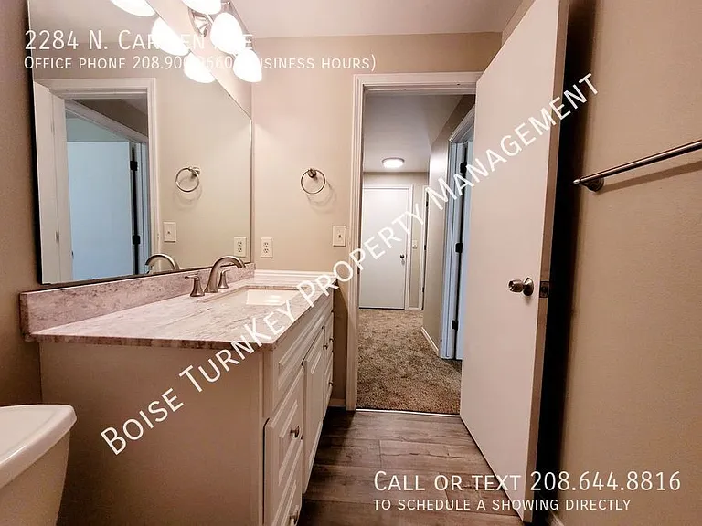 2284 N Carmen Ave — Photo 8