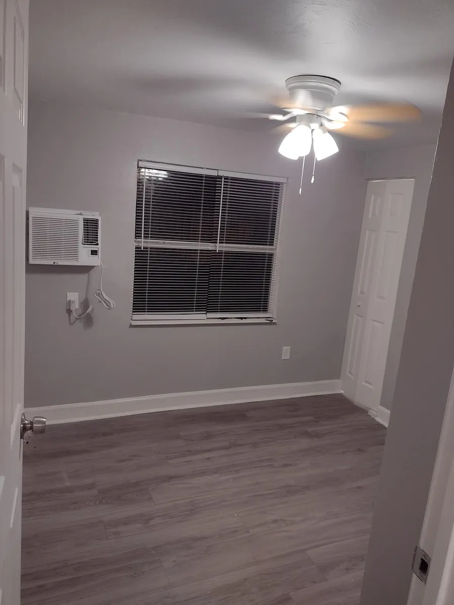 Building Photo - 819 E Palmetto St #2