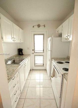 5th image of 16750 NE 14th Ave APT 105